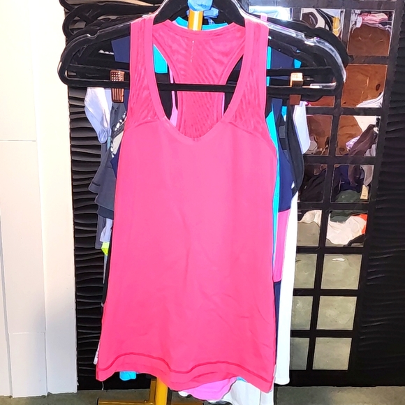 Lululemon Top - Picture 1 of 4